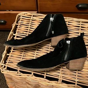 Womens Dolce Vita Black suede size 12 ankle boots.